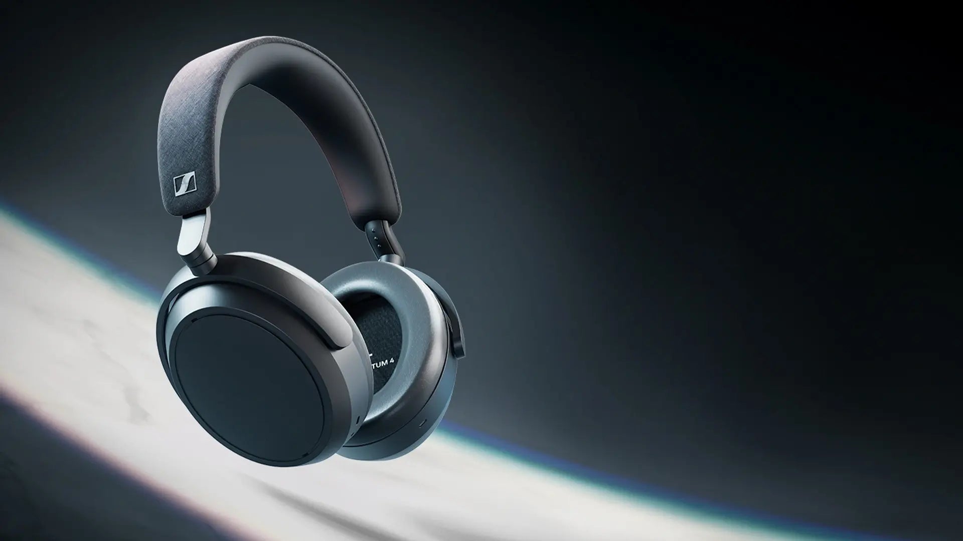 MOMENTUM 4 Wireless Desktop preta