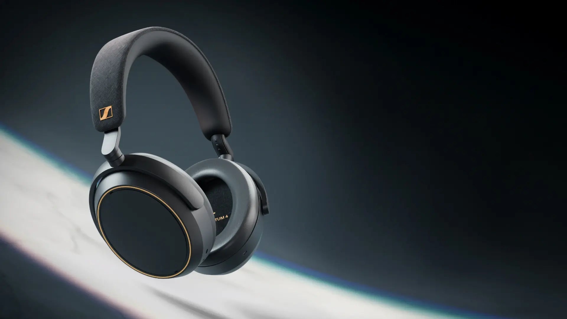  MOMENTUM 4 Copper Desktop