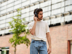 MOMENTUM 4 Wireless Refurbished